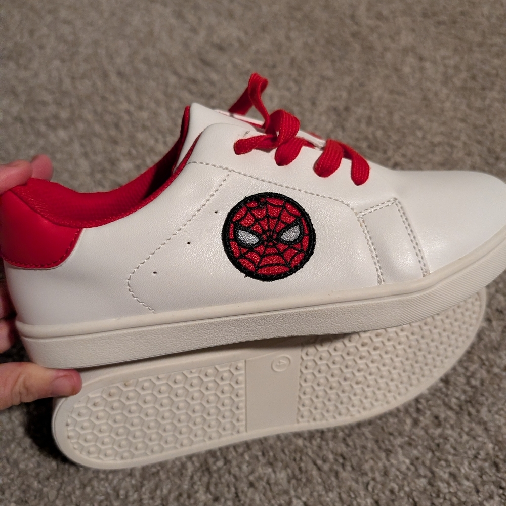 Gap Spiderman Size 4 Boys Shoes White And Red
